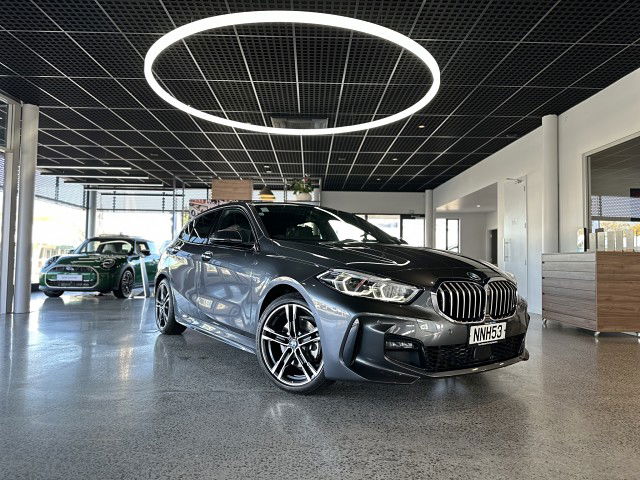 2021 BMW 118i M-Sport + Comfort & Visibility Pack