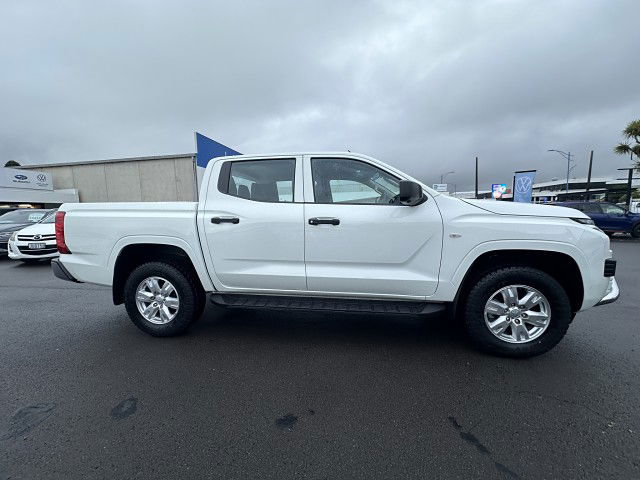 2024 Mitsubishi Triton DC WS 2.4D GLX 4WD