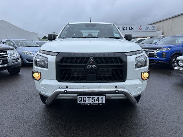 2024 Mitsubishi Triton DC WS 2.4D GLX 4WD