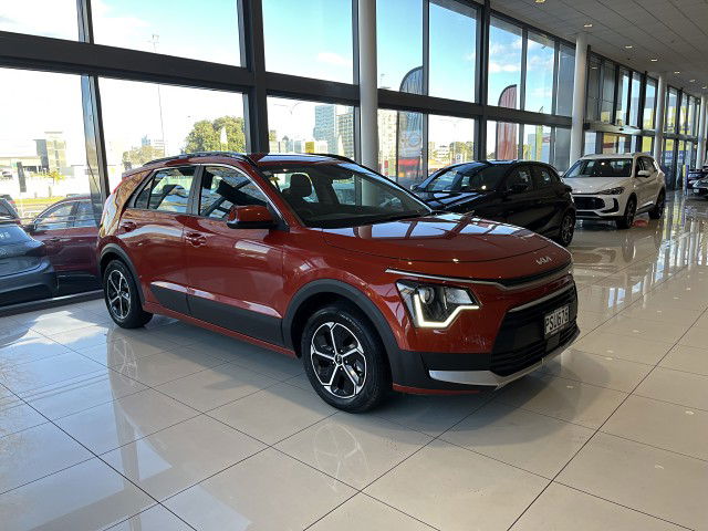 2023 Kia Niro Light 1.6Ph/6Am
