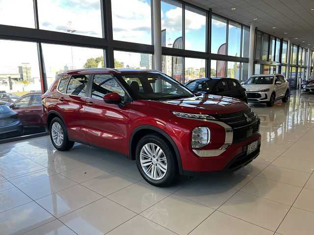 2023 Mitsubishi Outlander Ls 2.5P/Cvt