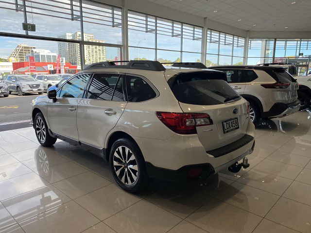 2017 Subaru Outback Premium 2.5P/4Wd