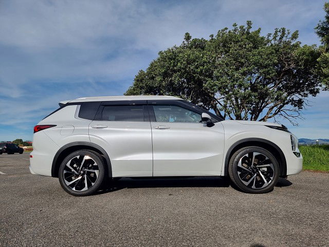 2024 Mitsubishi Outlander Vrx 2.5P/4Wd/Cvt