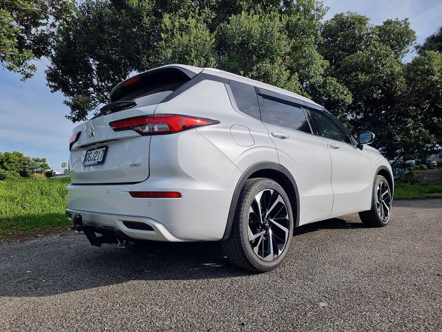 2024 Mitsubishi Outlander Vrx 2.5P/4Wd/Cvt