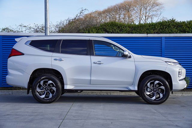 2025 Mitsubishi Pajero Sport 2.4D VRX 4WD 8AT