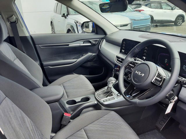 2025 Kia Seltos LX 2.0P