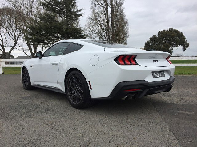 2025 Ford Mustang GT FASTBACK 5.0L AUTO