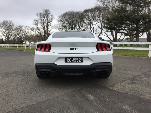 2025 Ford Mustang GT FASTBACK 5.0L AUTO