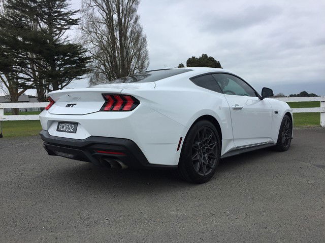 2025 Ford Mustang GT FASTBACK 5.0L AUTO