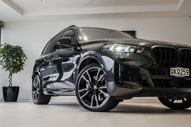 2024 BMW X5 M60I Innovations & Executive