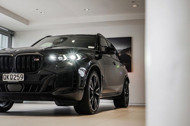 2024 BMW X5 M60I Innovations & Executive