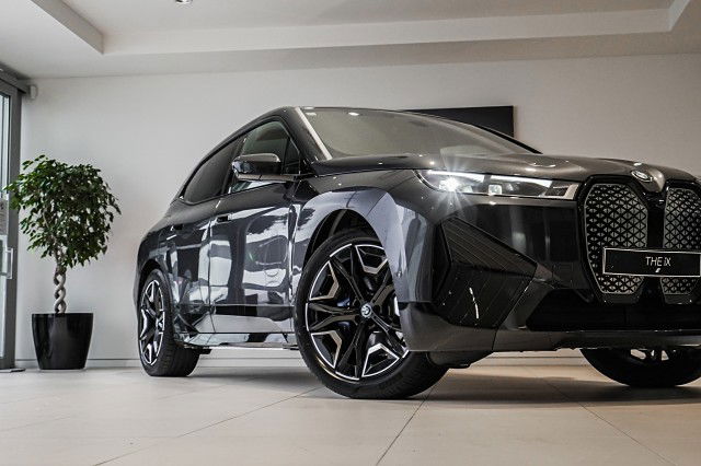 2025 BMW iX xDrive50