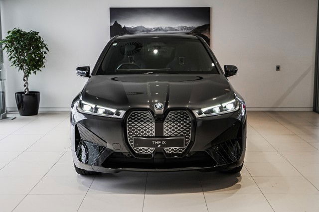 2025 BMW iX xDrive50