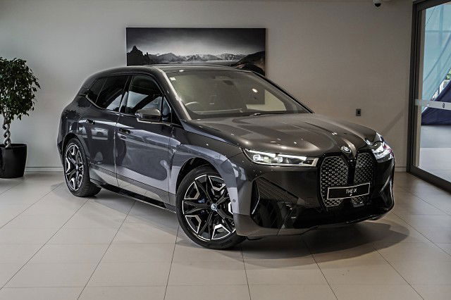 2025 BMW iX xDrive50