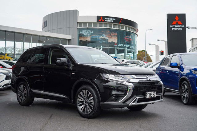 2022 Mitsubishi Outlander LS 2.4P 2WD
