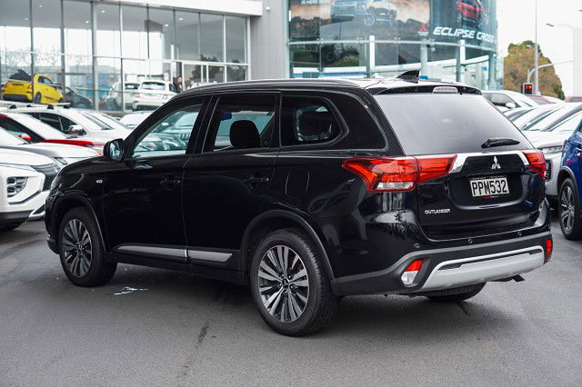 2022 Mitsubishi Outlander LS 2.4P 2WD