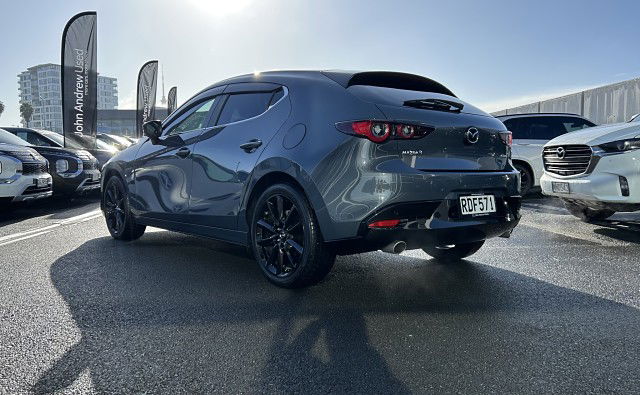 2025 Mazda 3 SP25 2.5L