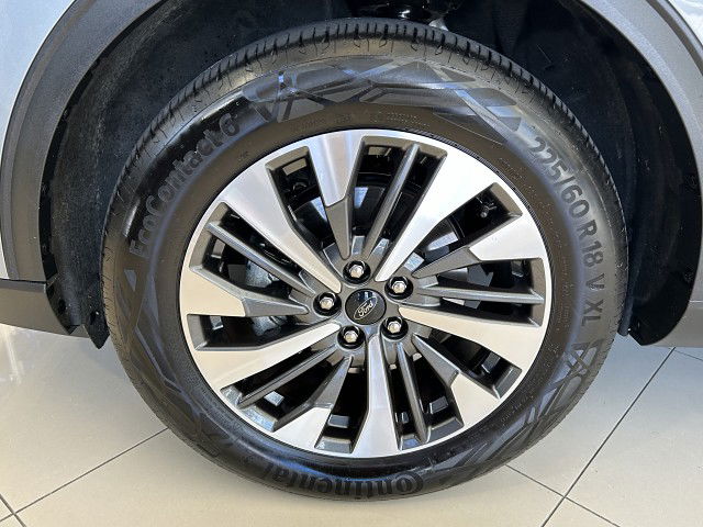 2024 Ford Escape Titanium 2.5 HYBRID