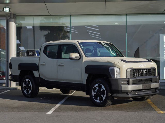 2025 Kia Tasman TXS 4WD 2.2 DIESEL TURBO UTE