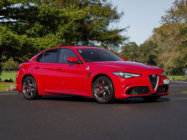 2017 Alfa Romeo Giulia Quadrifoglio 2.9P Bi-Turbo V6 8A