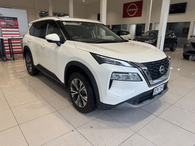 2025 Nissan X-Trail St-L 2.5P/Cvt