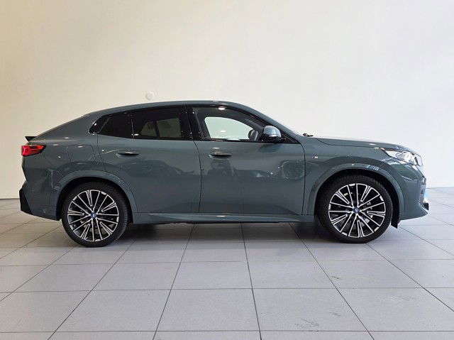 2025 BMW iX2 eDRIVE20 M Sport
