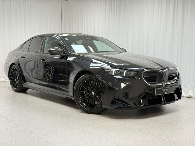 2025 BMW M5 82FK Sedan