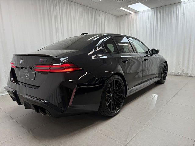 2025 BMW M5 82FK Sedan