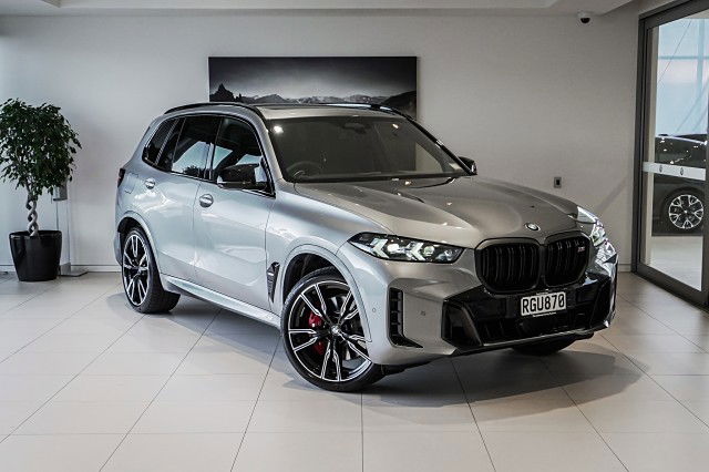 2025 BMW X5 M60i