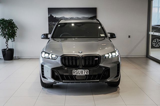 2025 BMW X5 M60i