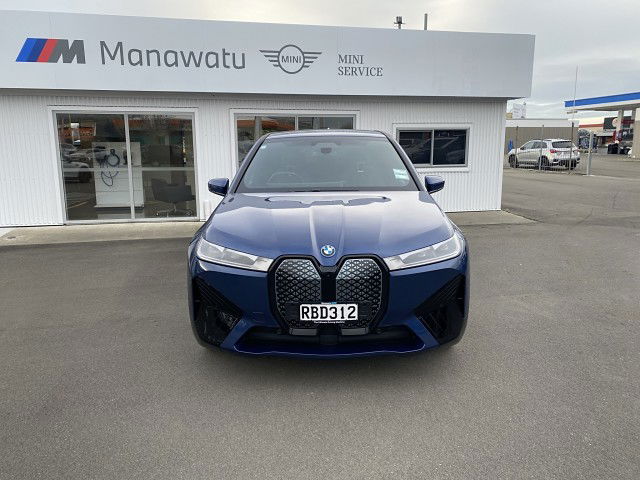 2025 BMW iX BMWi vehicles 40 Launch Edition