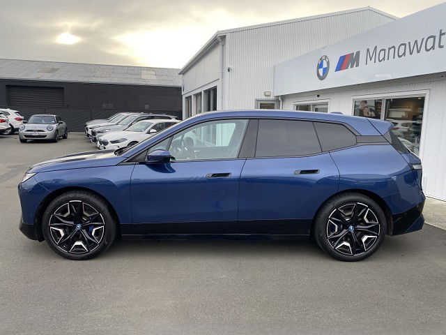 2025 BMW iX BMWi vehicles 40 Launch Edition