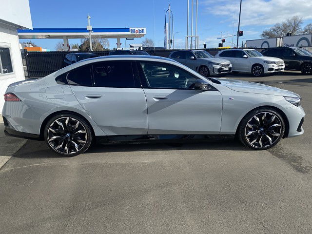 2024 BMW 5 Series I5