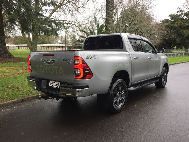2022 Toyota Hilux SR5 4x4 D/C 2.8L AUTO