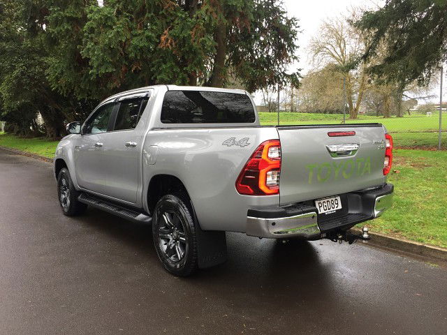 2022 Toyota Hilux SR5 4x4 D/C 2.8L AUTO