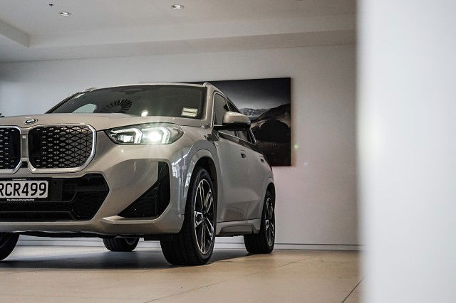 2025 BMW iX1 xDrive30
