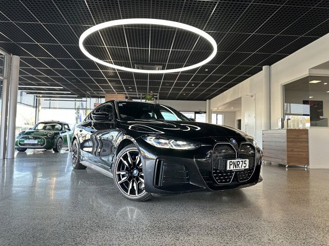 2022 BMW i4 M50