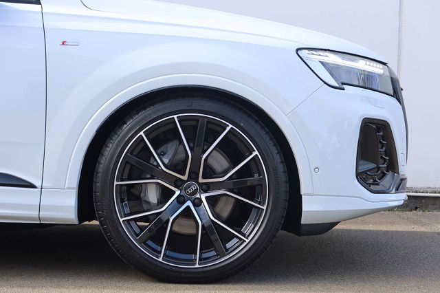 2025 Audi Q7 50 TDI
