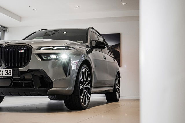 2024 BMW X7 M60i